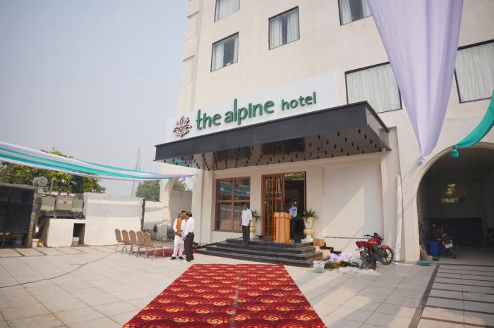 Hotel Alpine, Aligarh