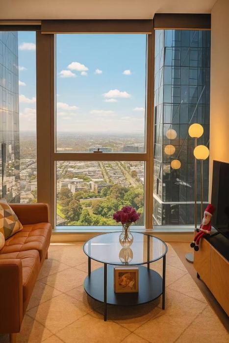 Brand New Luxurious 50th-Floor Ritz-Carlton Tower Apartment with Panoramic Garden Views