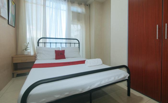 RedDoorz at Yssa Ademar near Robinsons Jaro