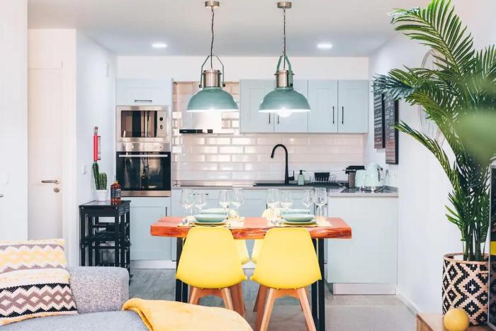 Funchal City Yellow Townhouse and Terrace