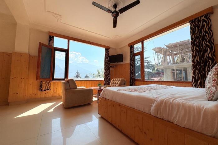 The Suraj Cottage Manali ! Private Parking ! Bonfire ! Playing Zone ! Near Mall Road