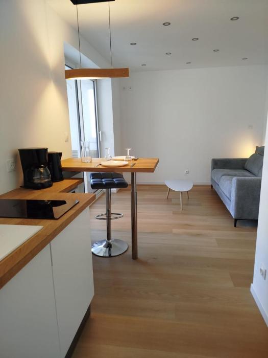 Grande Motte, Studio élégant, tout confort proche de la mer et du centre, lumineux avec balcon