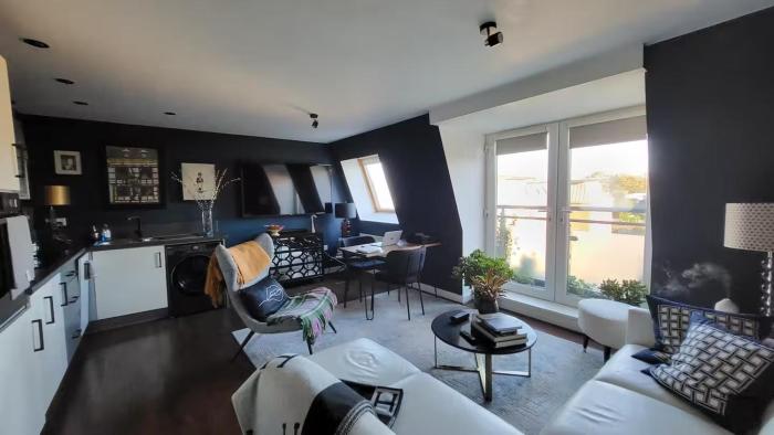 2 bedroom apartment Basingstoke close to train station with parking