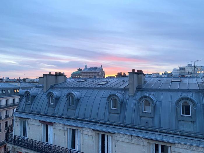 Top floor studio & view - La Fayette Opéra