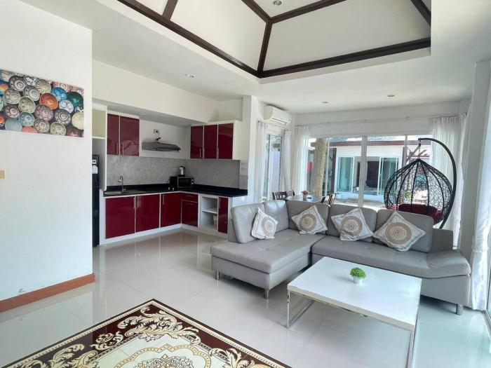 Chic 2-Bed Pool Villa Steps from Chaweng Beach
