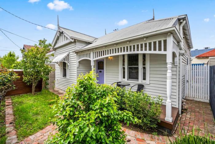 Cosy Yarraville Home