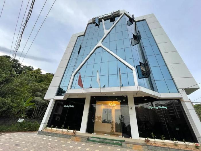 Spring Valley Hotels next Kims Hospital