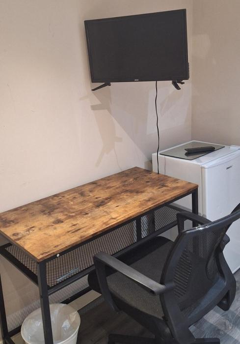 Large Contractor House Greenford Free Parking