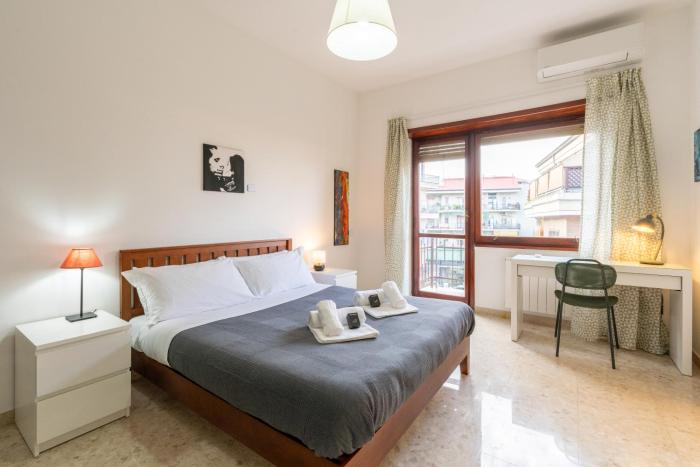 Contemporary Artist Home - Central Rome Stay