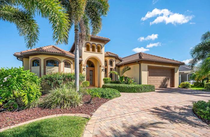 Starfish - Outdoor Kitchen, Boat Dock & Tikki Hut