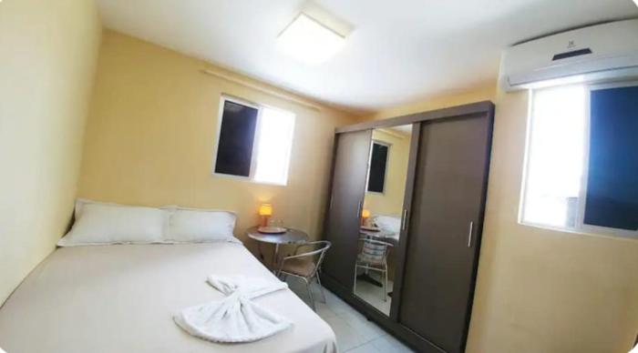 Suíte INDIVIDUAL com Ar condicionado em AP Compartilhado