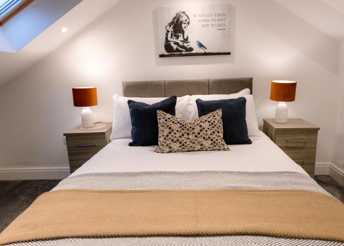 Modern 3-Bedroom Apartment with Garden Near Cardiff City Centre