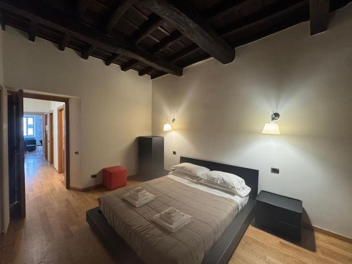 Stylish Pantheon Escape in Ancient Rome