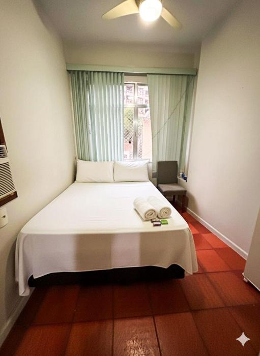 Apartamento - Localização Perfeita à 200 metros da Praia de Copacabana