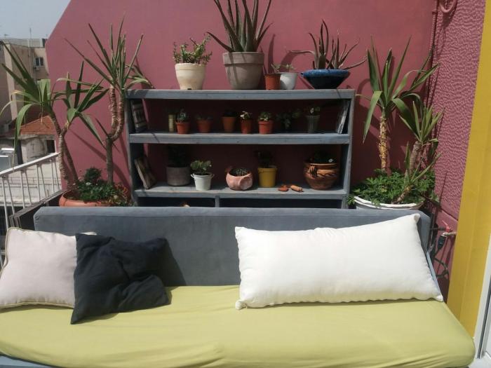 7th floor bright penthouse in quiet pedestrian