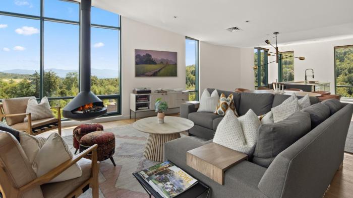 411 Spruce Peak Stowe Mountain Resort New Treehouse unit Ski in Ski out 4 bed sleeps 12