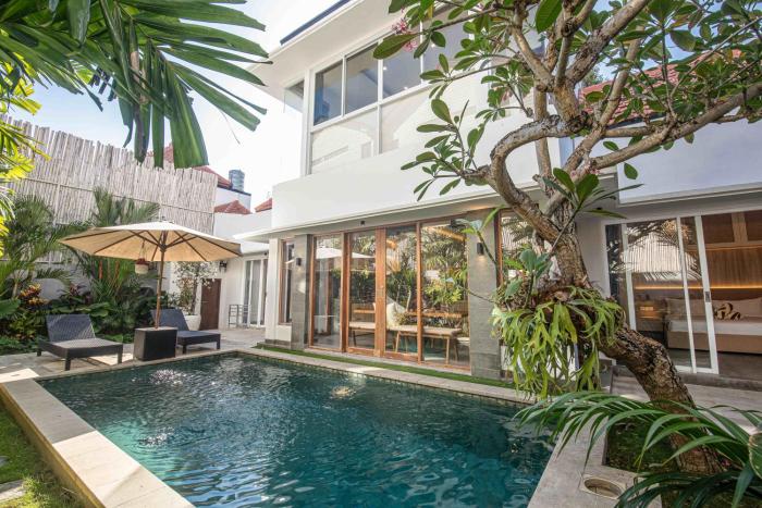 Casa Rio-Beautiful 3br Villa center Seminyak
