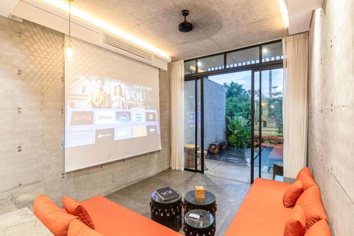 Stylish Modern 2BR Villa, Enclosed Living, Canggu