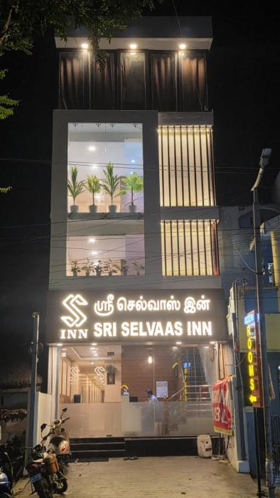 sri selvaas inn