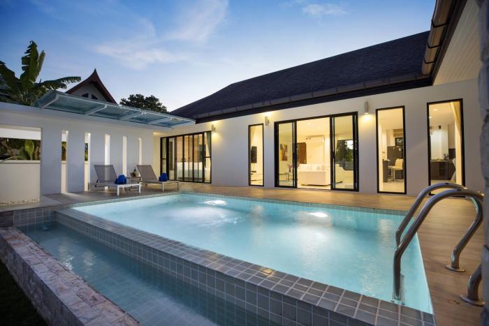 Chic 3 BR Silver Pool Villa near Kamala beach