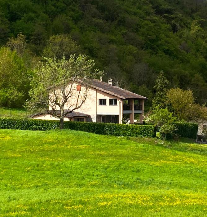 Cascina Bruna villa con giardino in Val Trebbia