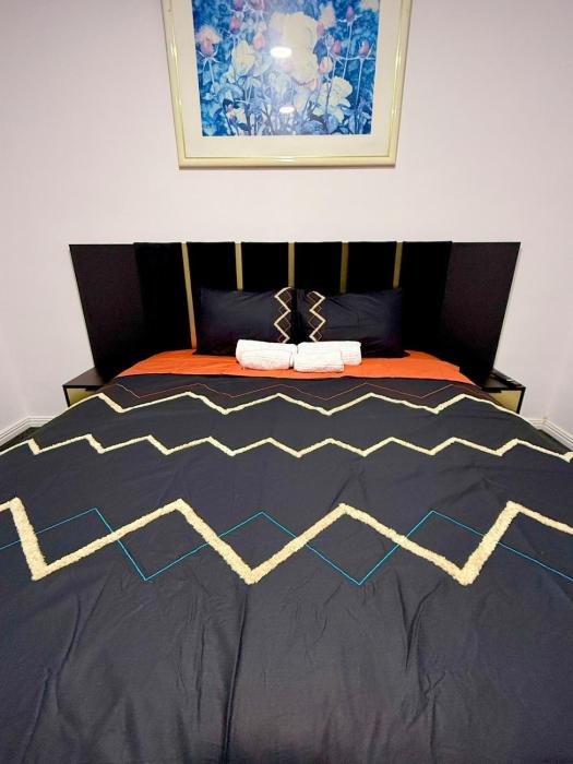 Ap4 -3 min from Christmas Market curte parcare