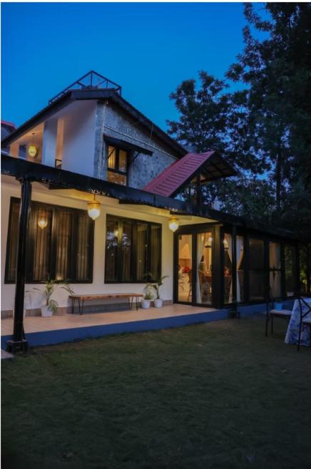 Barefoot House