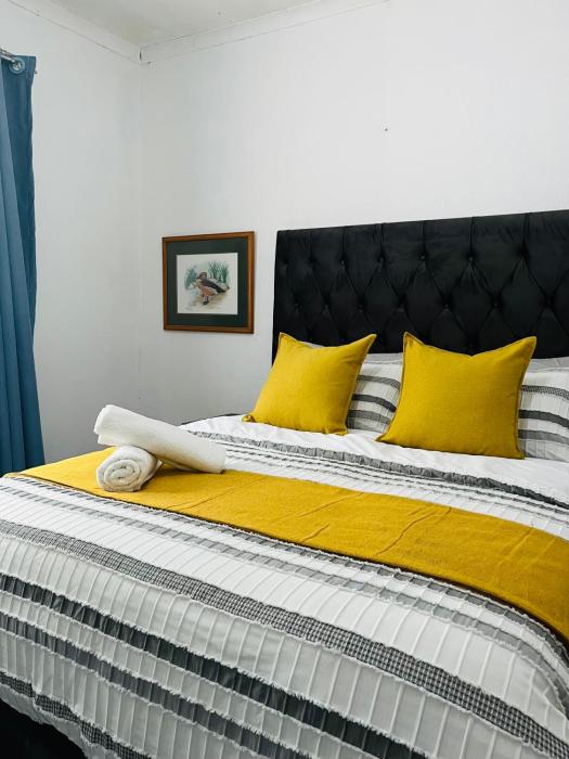 Hlatsi Bushview Apartments & Safaris