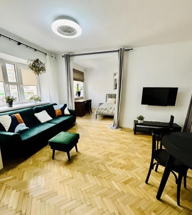 Trendy Getaway Old Town Metro by PolandBnB