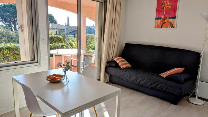 Ste-Maxime - Appartement au cœur de la pinède avec grande terrasse et parking gratuit à 500m de la mer