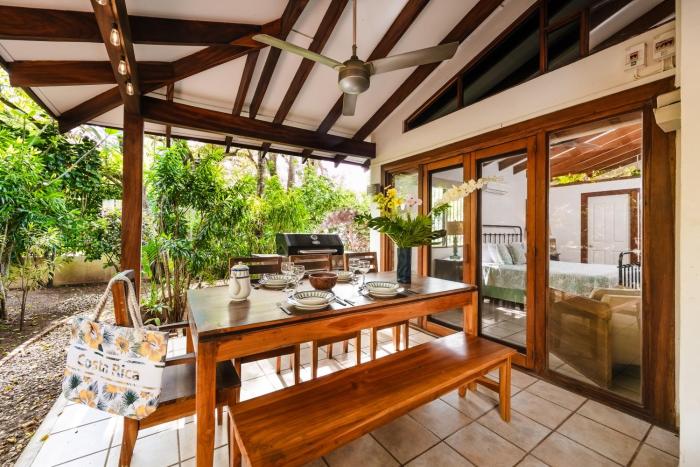 Newly Remodeled Villa Across from the beach