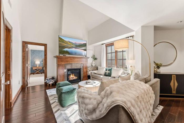 Beaver Creek Penthouse with Pool, Hot Tub, Walkable
