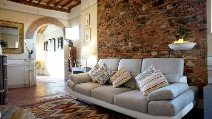 Elegant 2 Bedroom Apartment in the heart of Lucca
