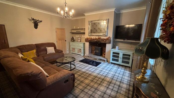 Two bedroomed Cosy cottage close to Wakefield and motorway networks Ideal for long stays and contractors