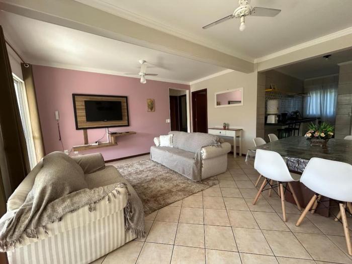 125 - Apartamento espaçoso de 3 dormitórios em condomínio