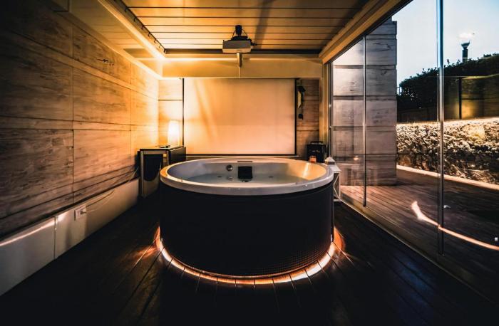 Domus Aqua Luxury Apartment