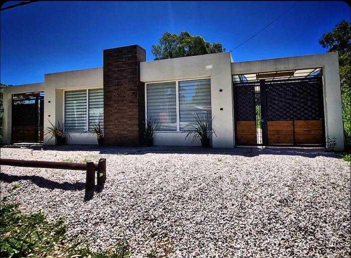 Hermosa casa a estrenar en Playa Grande ELIXIR