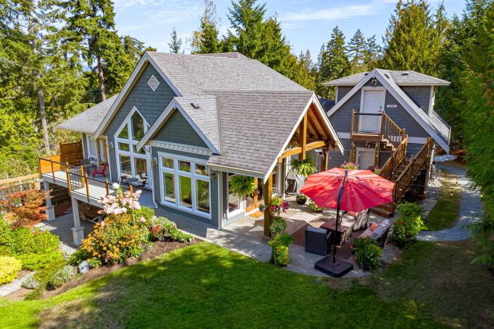 Shawnigan Suite B & B