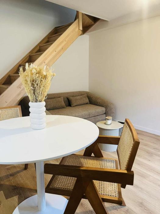 Suite Muraille by Collection Aura - 4p - Hypercentre Charleville-Mézières à deux pas de la Place Ducale