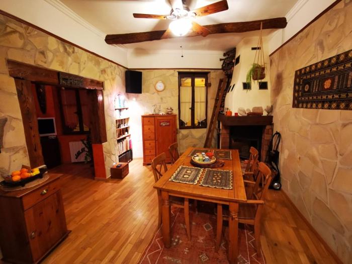 Allauch en Plein coeur du Village, Calme et Charme