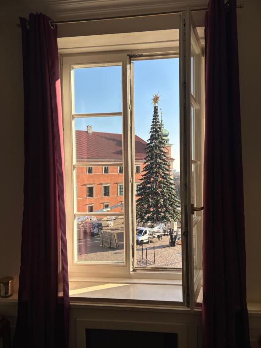 Apartment Castle Square z widokiem na Plac Zamkowy i Zamek Królewski