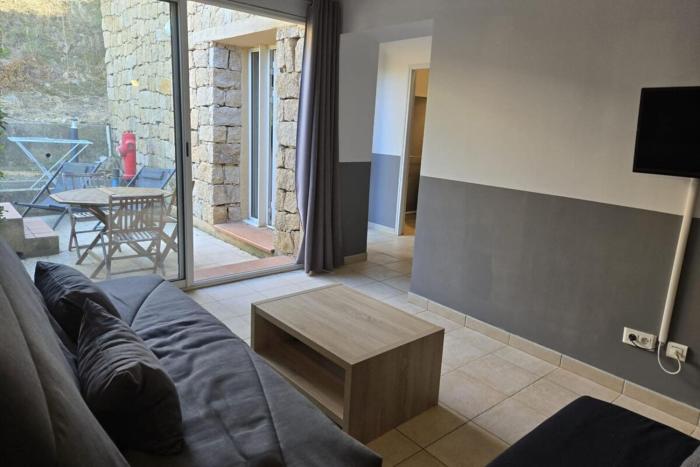 new 2026 F2 pour 4 à 5 personnes tout équipé dans résidence piscine et mer