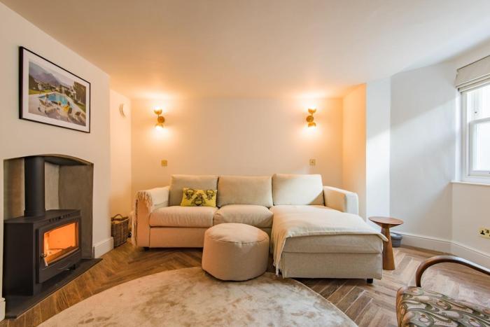 Penshurst House by Keepers Cottages