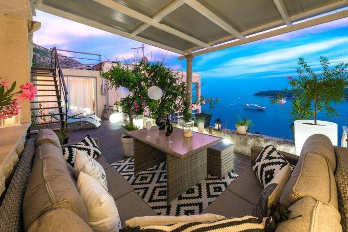 Apartments Sandra Sea View