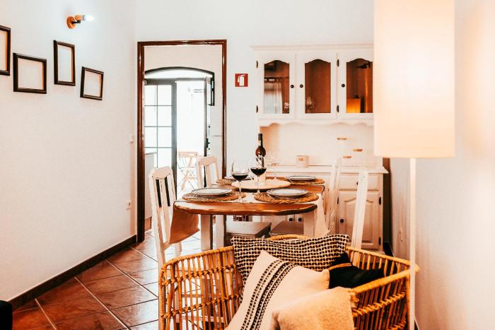 Altura Beach Villa by GT House