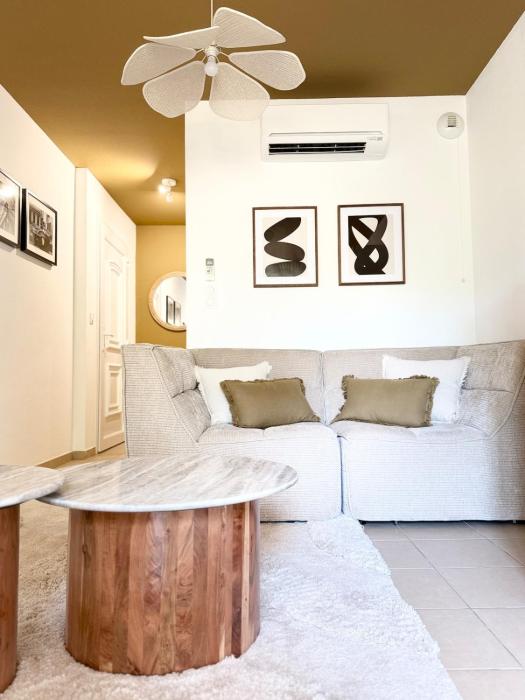 Appartement 2 CHAMBRES PISCINE TERRASSE SAINT FLORENT