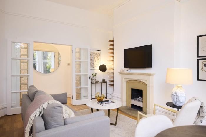 Hampstead Parkside Apartment