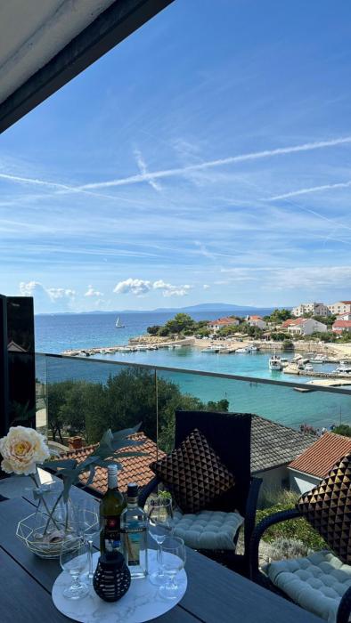 Apartments Solis, 50 m from the sea - Jakišnica