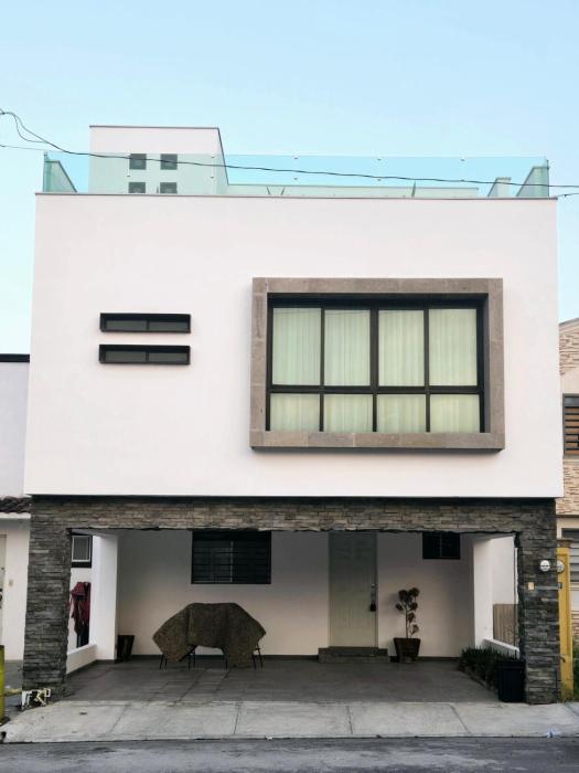 Casa en Apodaca de 3 niveles