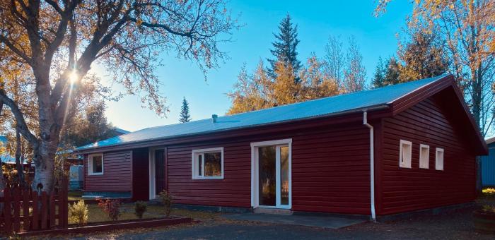 Emmas Villa - Steps from Hot Springs & Nature